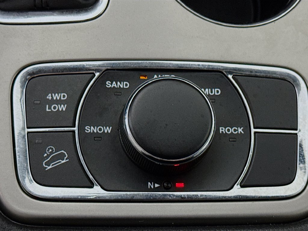 Used 2021 Jeep Grand Cherokee Limited AWD/4WD image 11