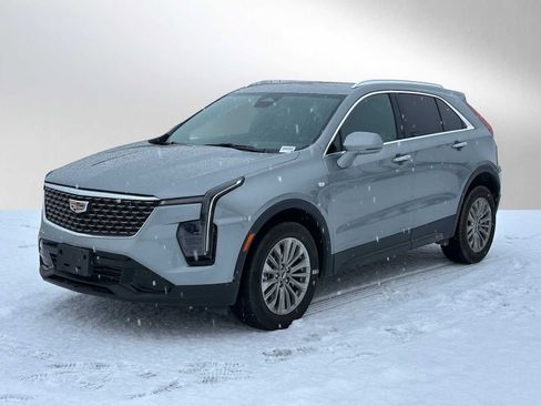 Used 2024 Cadillac XT4 Premium Luxury image 7