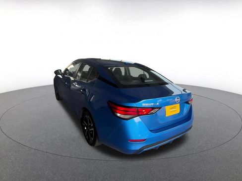 Used 2025 Nissan Sentra SV FWD image 9