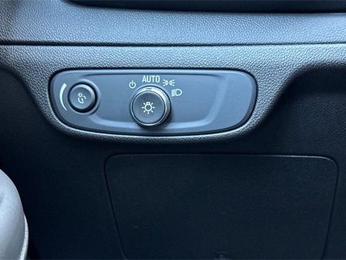 Used 2022 Chevrolet Bolt EUV LT image 31