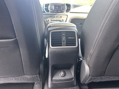Used 2019 Kia Sportage LX image 32