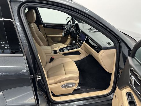 Used 2026 Porsche Macan AWD/4WD image 43