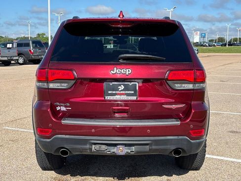 Used 2017 Jeep Grand Cherokee Trailhawk AWD/4WD image 5