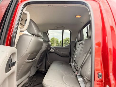 Used 2016 Nissan Frontier SL RWD image 11