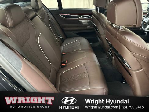 Used 2022 BMW 750i xDrive image 16