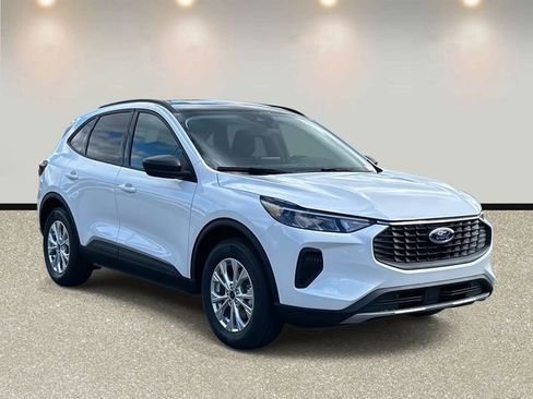 New 2026 Ford Escape Active w/ Cold Weather Package FWD image 3