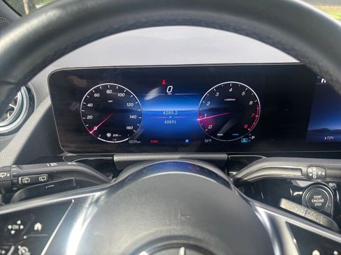 Used 2025 Mercedes-Benz GLA 250 image 39