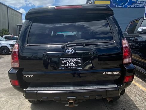 Used 2005 Toyota 4Runner SR5 AWD/4WD image 3