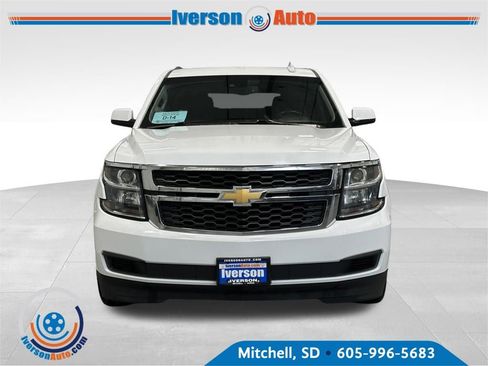 Used 2018 Chevrolet Suburban LT image 3
