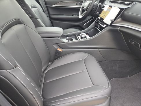 New 2026 Jeep Grand Cherokee L Limited AWD/4WD image 12