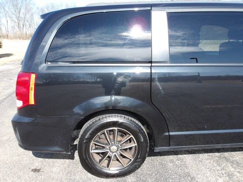 Used 2018 Dodge Grand Caravan GT image 34