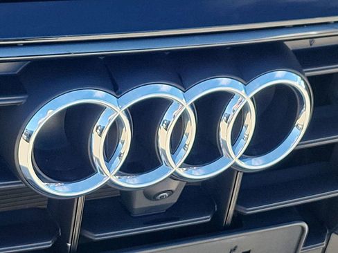 Used 2023 Audi Q8 Premium Plus image 38