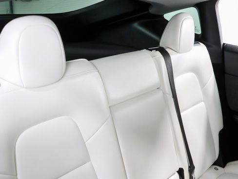 Used 2024 Tesla Model Y Long Range image 25