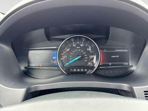 Used 2018 Ford Explorer XLT w/ Equipment Group 202A AWD/4WD image 16