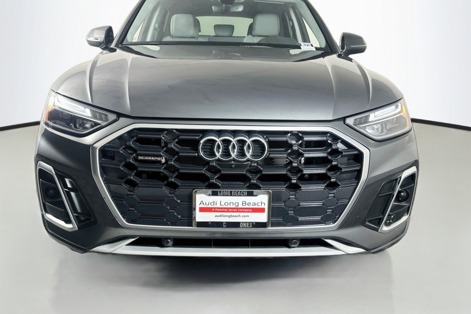 Used 2024 Audi Q5 e Premium Plus w/ Premium Plus Package AWD/4WD image 2