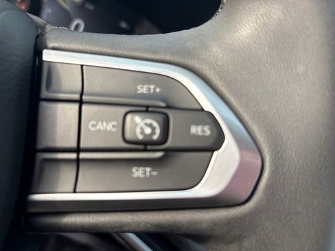 Certified 2023 Jeep Compass Latitude image 19