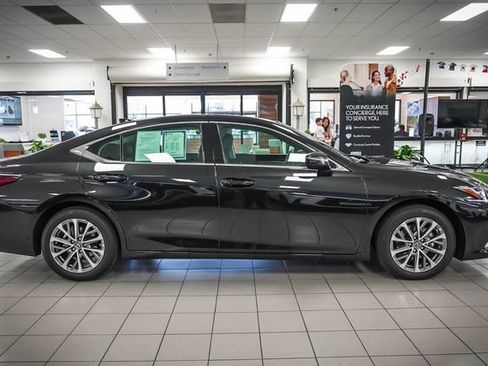 Used 2025 Lexus ES 350 FWD image 5
