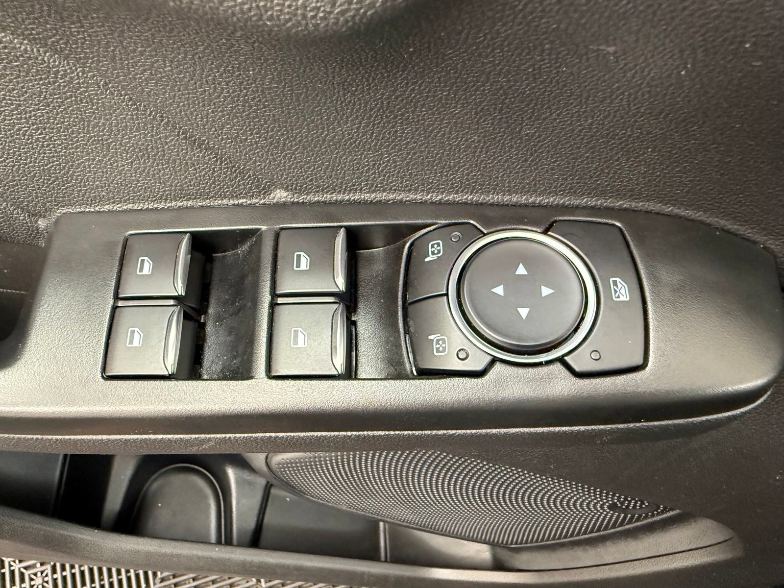 Used 2025 Ford Escape ST-Line AWD/4WD image 13
