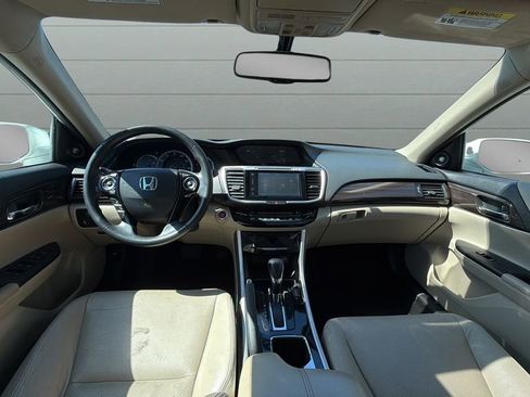 Used 2017 Honda Accord EX-L image 9