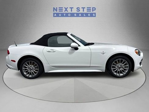 Used 2017 FIAT 124 Spider Classica RWD image 9