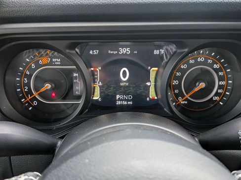 Used 2025 Jeep Wrangler Sport S image 15