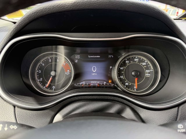 Used 2022 Jeep Cherokee Limited AWD/4WD image 29