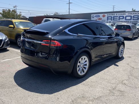 Used 2017 Tesla Model X 100D AWD/4WD image 9
