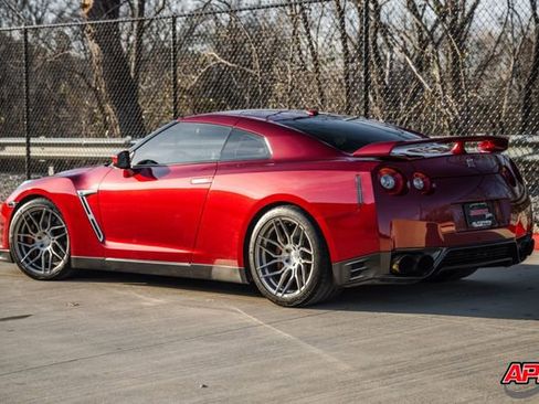 Used 2015 Nissan GT-R Premium image 55