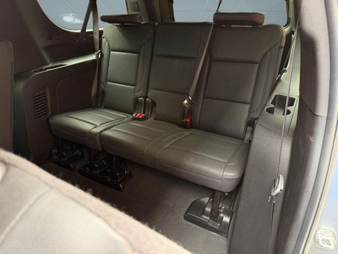 Used 2025 Chevrolet Suburban Z71 AWD/4WD image 21