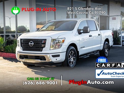 Used 2024 Nissan Titan SV w/ SV Convenience Package image 1