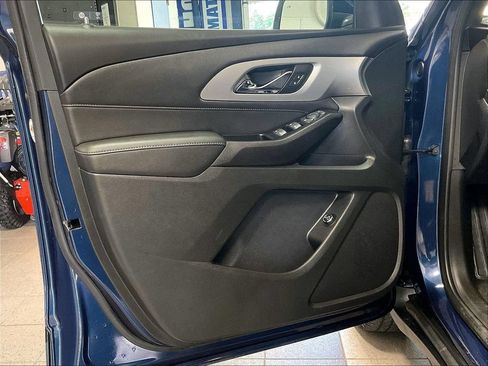 Used 2023 Chevrolet Traverse LT AWD/4WD image 9