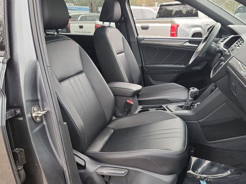 Used 2022 Volkswagen Tiguan SE R-Line image 20