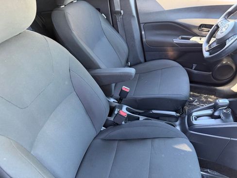 Certified 2025 Nissan Kicks Play S image 11
