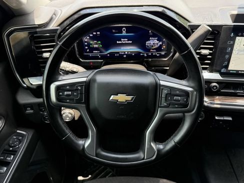 Used 2024 Chevrolet Silverado 2500 LT AWD/4WD image 14