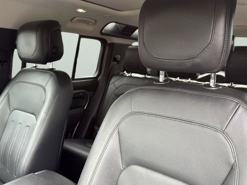 Used 2020 Land Rover Defender 110 First Edition image 9