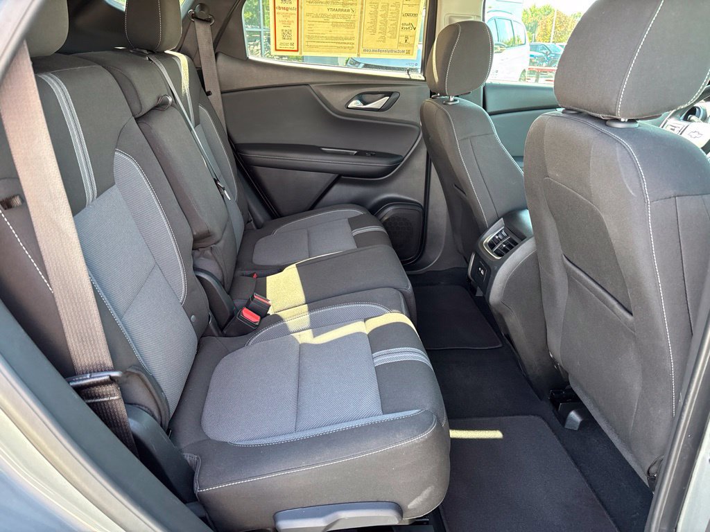 Used 2025 Chevrolet Blazer LT FWD image 21