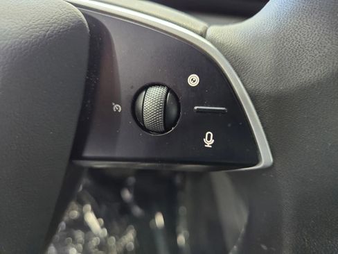 Used 2026 Tesla Model Y Long Range image 16