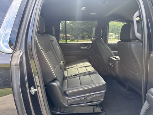 Used 2023 GMC Yukon XL SLT w/ SLT Luxury Package RWD image 19
