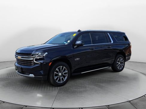 Certified 2023 Chevrolet Suburban LT w/ LT Signature Plus Package image 3