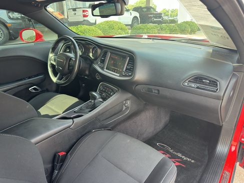 Used 2016 Dodge Challenger R/T Scat Pack RWD image 17
