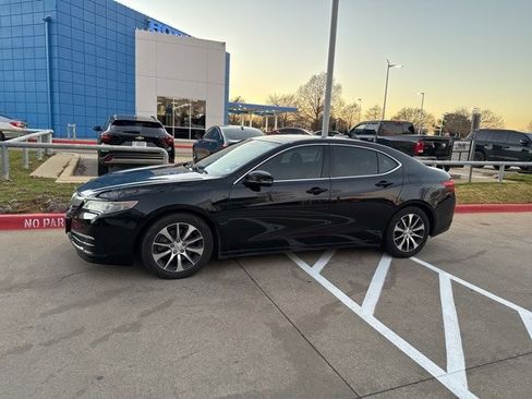 Used 2016 Acura TLX image 2