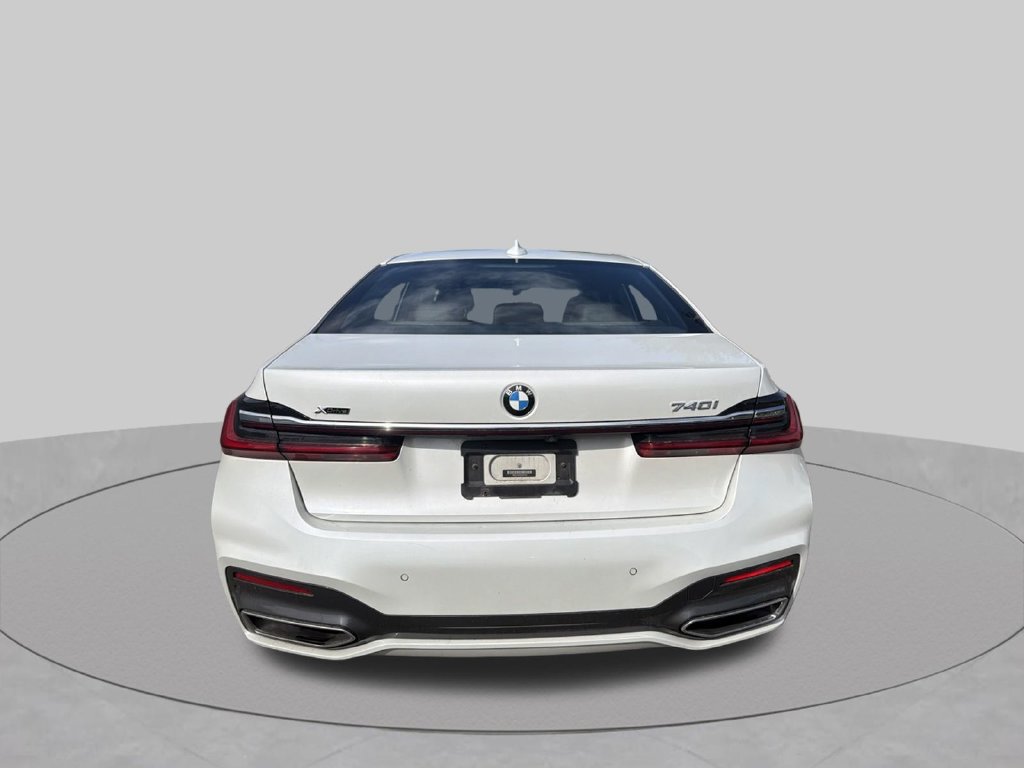 Used 2022 BMW 740i xDrive w/ M Sport Package AWD/4WD image 7