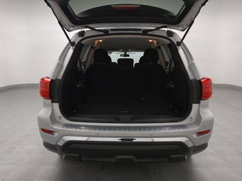 Used 2020 Nissan Pathfinder S image 29