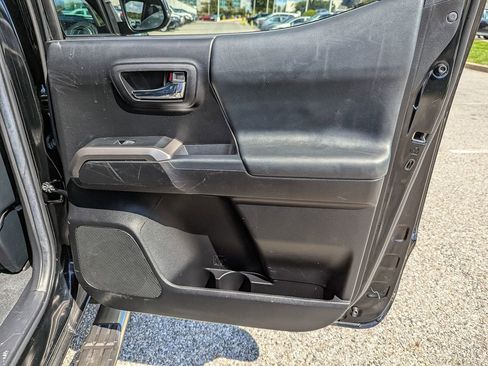 Used 2022 Toyota Tacoma Limited image 50