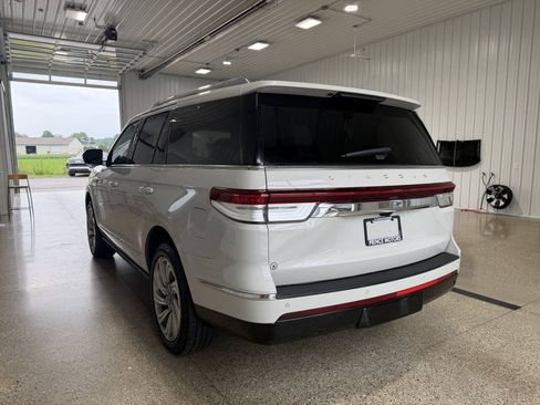 Used 2022 Lincoln Navigator 4WD image 4
