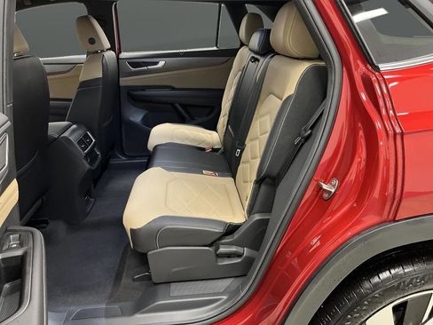 Used 2024 Volkswagen Atlas Cross Sport SE image 27