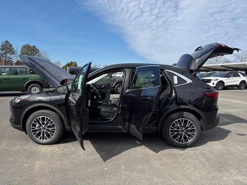 New 2026 Ford Escape SE image 25