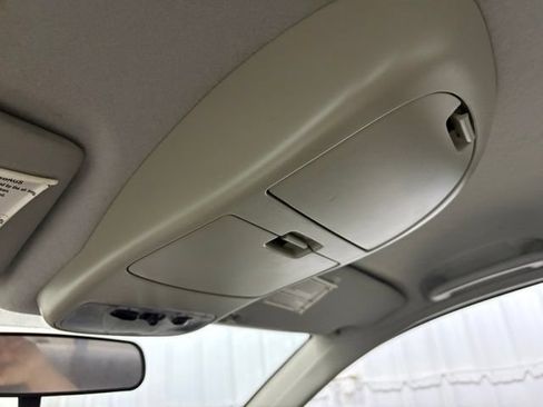 Used 2005 Ford Focus ZX4 Sedan FWD image 15