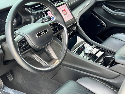 Used 2022 Jeep Grand Cherokee L Overland w/ Luxury Tech Group IV image 38