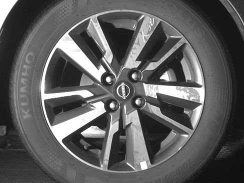 Used 2025 Nissan Versa SV image 13